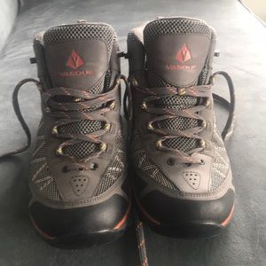 New Vasque Hiking Boots Men’s 9.5